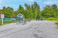 Walk to Lifts and Village! Killington Mountain Condo - Huoneistot