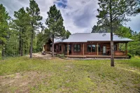 Pagosa Springs Home w/ Patio, Grill & Hot Tub! - 3 estrellas