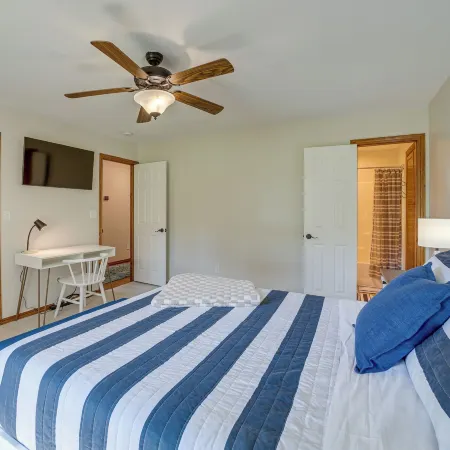 Eufaula Oasis w/ Screened Porch: Unwind in Style!