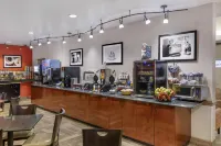 Best Western Plus Suites-Greenville - petit déjeuner