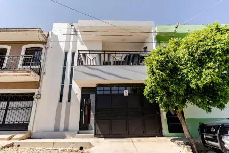 Cozy 2-bedroom apartment in charming Tequila with WiFi, AC