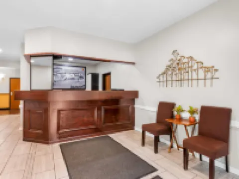 Super 8 by Wyndham Bloomington University Area Hotels in Bloomington