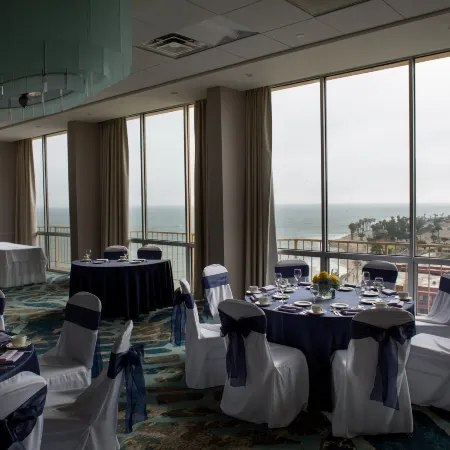 Crowne Plaza VENTURA BEACH by IHG