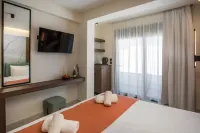 Aurora Living - Adults Only