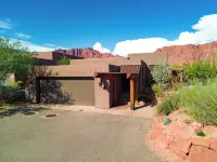 "SERENE DESERT GETAWAY" La Casa Coyote, Kayenta Art Village W/Views of Red Rock