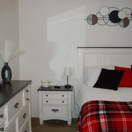 Charming 2-bedroom condo in pleasant Norman with WiFi, AC
