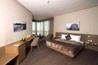 Promenade Hotel - baignoire