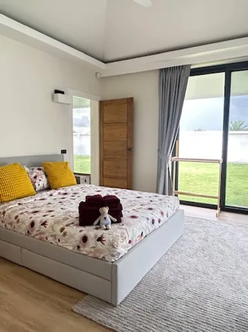 รูปภาพของLuxurious Bed & Breakfast Stay in Unique Villa