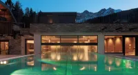 Aparthotel Familiaris - Family Apartments - Pools & Spa in Dolomites - Rooftop Pools