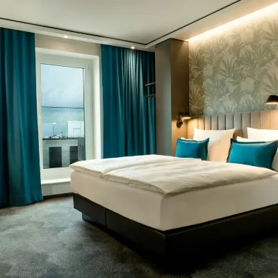 Motel One Bonn-Hauptbahnhof Hotels near محطة مترو درانسدورف
