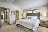 Sleek Frisco Townhome w/ Views: 8 Mi to Copper Mtn - balcony