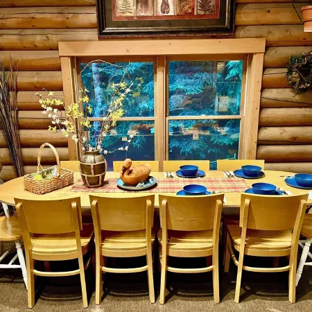 Private Forest Lodge Near Silverwood Theme Park - Sleeps 10