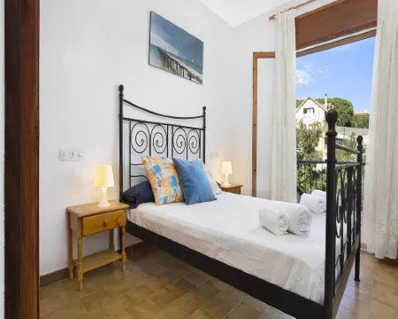 Cozy Villa for 10 Persons Hoteles en Blanes