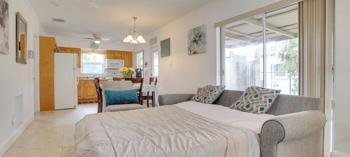 Dania Beach Home w/ Grill: 2 Mi to Boardwalk! Hotels in Dania Beach