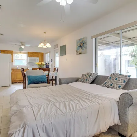 Dania Beach Home w/ Grill: 2 Mi to Boardwalk!