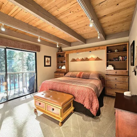 Cheyenne's Place 4 Bedroom Home by RedAwning