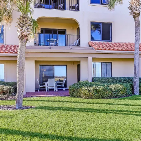 Dog-Friendly Condo Steps to Beach Wth Pool, AC & Elevator