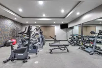 La Quinta Inn & Suites by Wyndham Paris - Gym