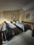 3 Bed, 2 Bath; Near Ski Resorts stream view Great Pool, Hot Tubs, Covered Garage