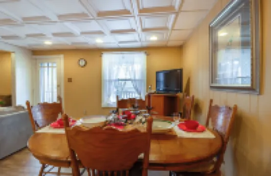 Mtn-view Balcony! Convenient Apt Near Jim Thorpe