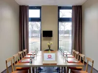 Meininger Hotel Frankfurt Main / Airport Отели рядом с достопримечательностью «Вестенд»