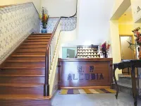 Grande Pensão Residencial Alcobia Hotels near Castelo