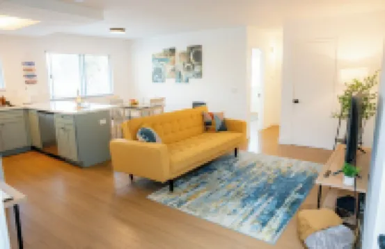 Guest Favorite! Walkable to Beach, Restaurants & Shops