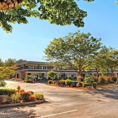 NE 82nd St Redmond Отели в г. Редмонд