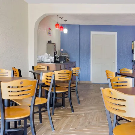 Super 8 by Wyndham Florence