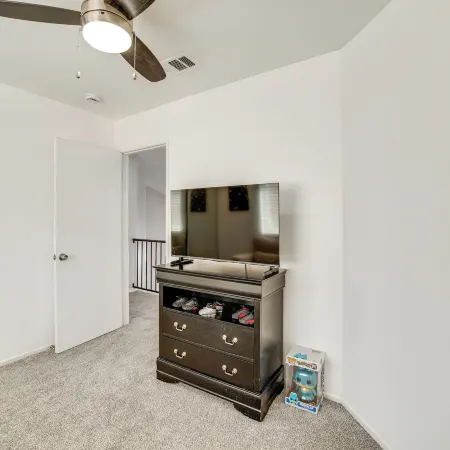 Explore Socal: Family-friendly Home in Fontana!