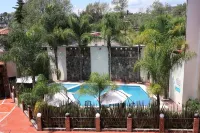 Hotel Tierras Blancas - ที่มีสระว่ายน้ำ