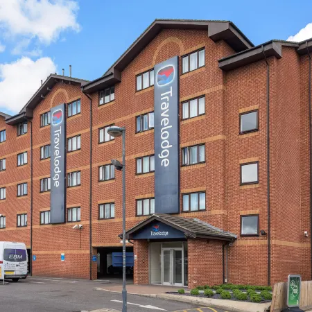 Travelodge London Park Royal Отели рядом с достопримечательностью «Стадион «Уэмбли»»