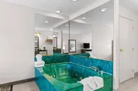 Country Inn & Suites by Radisson Kenosha - Pleasant Prairie - Hot Tub