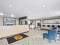 Super 8 by Wyndham Farmington Hotels in St. Francois Township