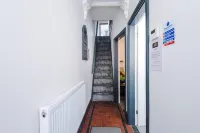 Ideal for Contractors Long Term Stays Sleeps 8