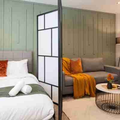 Central Leeds Apartment Near Station - Sleeps 6 Rooms