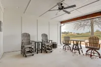 Steps From the Water! Grand Lake Getaway w/ Patio - de charme