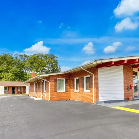 OYO Palm Leaf Motel