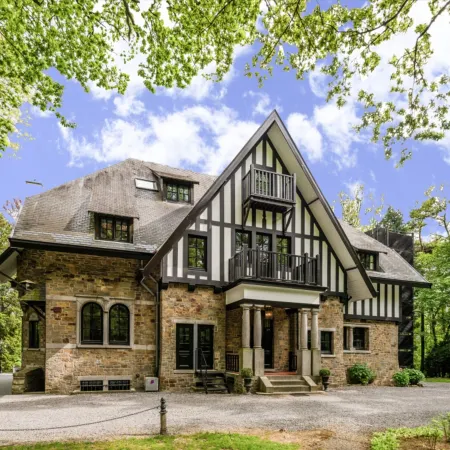 Vintage Villa with Hot Tub & Infrared Sauna in Ardennes