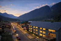 WoodStock Hotel
