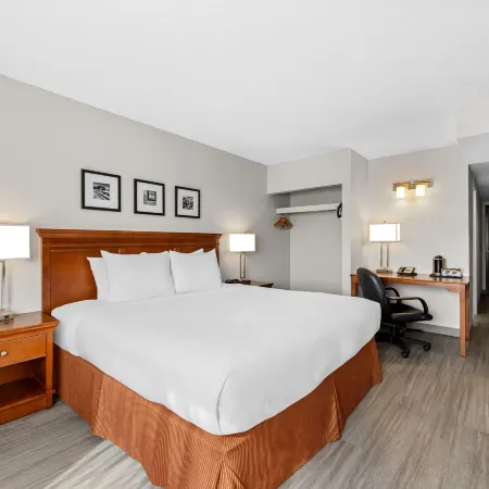 Travelodge Suites by Wyndham Regina / Eastgate Bay