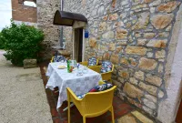 Lovely ground-floor flat with shared pool in Tar