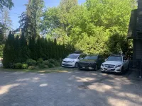 Vancouver Austin Guesthouse - Parking