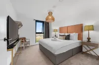 Rooftop Flat Stunning City View by City SuperHost - 3-stjärniga