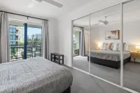 Bella Mare Coolangatta Beachside Apartments - parking