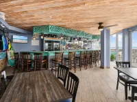 Ocean East Resort Club - bar