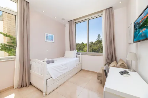 Villa Lombardi 9 in Protaras - Jakuzi
