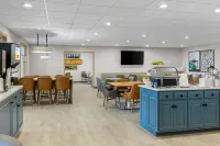 Comfort Suites Hotel and Conference Center - breakfast