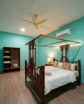 Azure Chameleon House - 2-Star