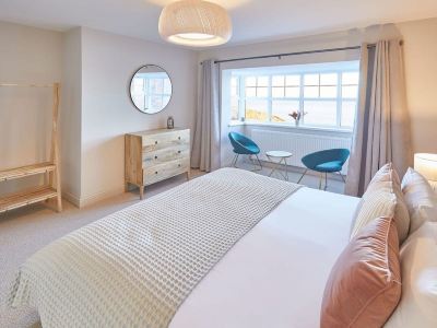Host & Stay - 'Salty' Seaview